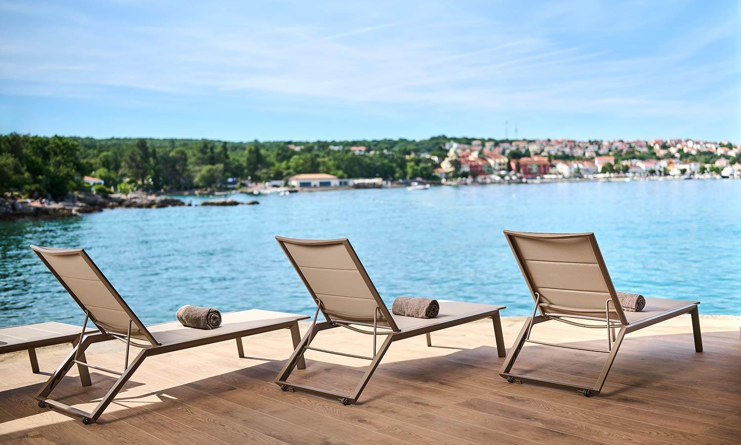 Aminess Style Glamping Villas & Holiday Homes Atea Njivice Esterno foto View of the town of Krk
