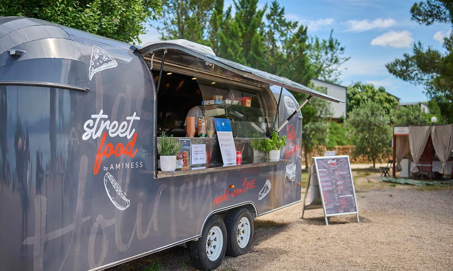 Aminess Style Glamping Villas & Holiday Homes Atea Njivice Esterno foto Street Food at the 2019 Adelaide Hills Harvest Festival