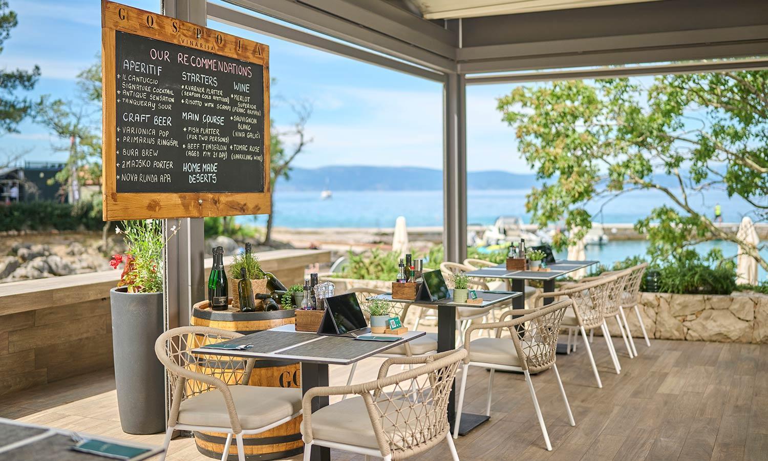 Aminess Style Glamping Villas & Holiday Homes Atea Njivice Esterno foto Restaurant
