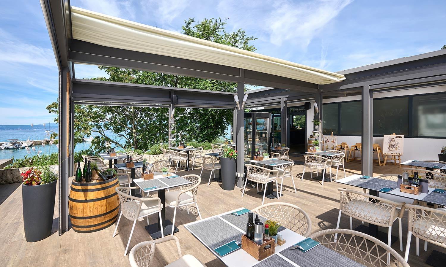 Aminess Style Glamping Villas & Holiday Homes Atea Njivice Esterno foto Restaurant